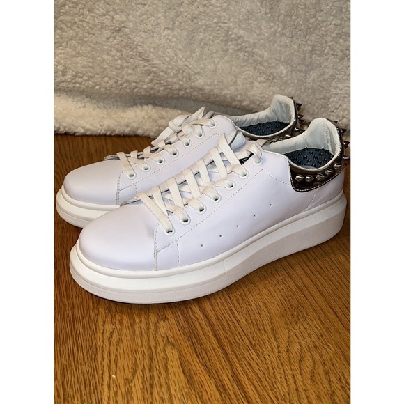 steve madden sneakers men's8.5 frosted taupe‎